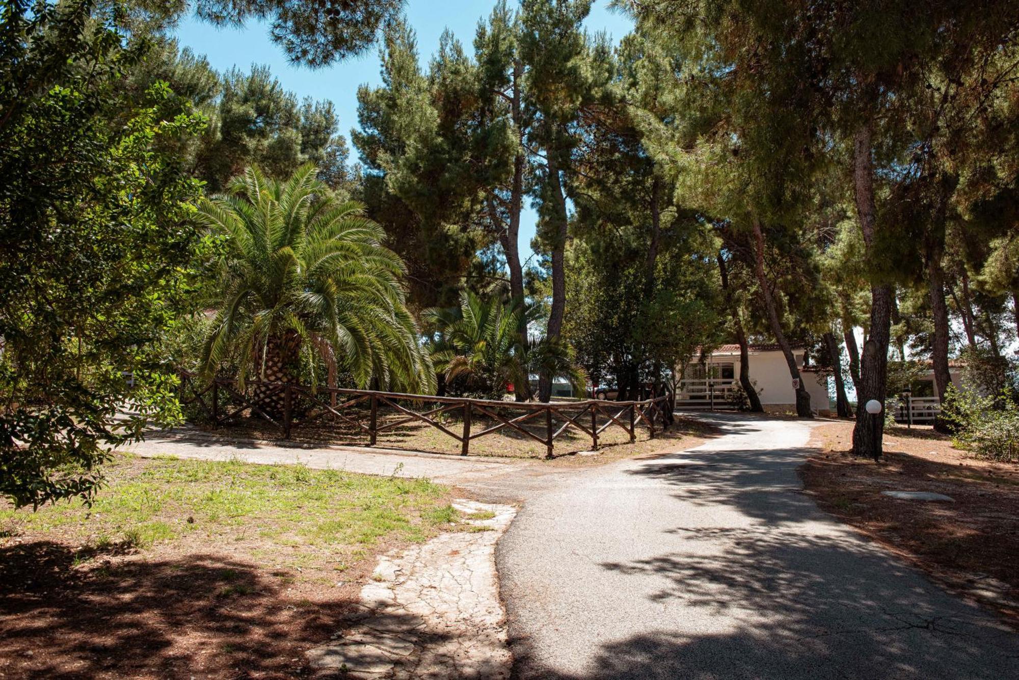 Villaggio Camping Punta Lunga Vieste Exterior foto